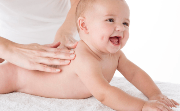 massage trẻ sơ sinh